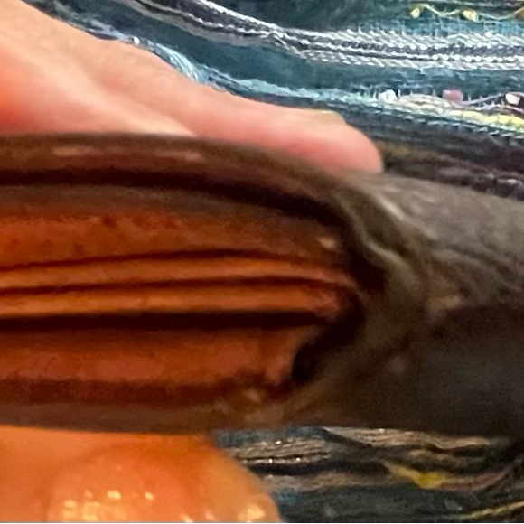 Louis Vuitton long wallet. Measures approximately 7 x 4”. GUC - Picture 10 of 15